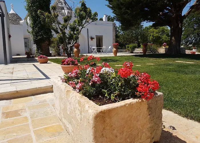 Trulli Dal Conte * לוקורוטונדו